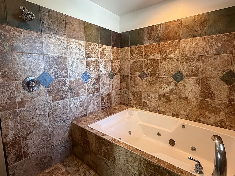 1831 S 550th St W — Photo 26