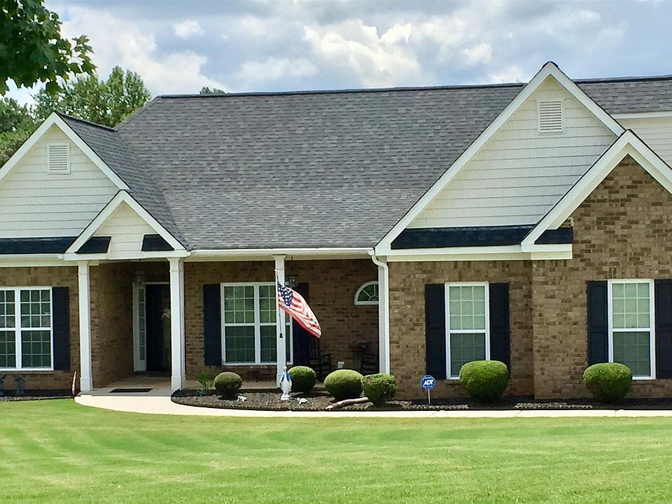 1st image of 1015 Clover Leaf Dr