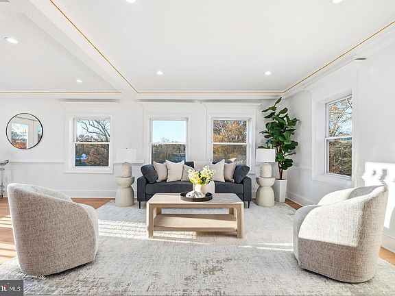 4th image of 6218 Suitland Rd