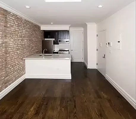 Rented by Avenues Real Estate | media 19