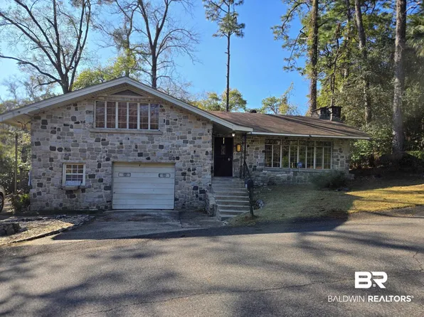 5231 Colonial Cir N, Mobile, AL 36618