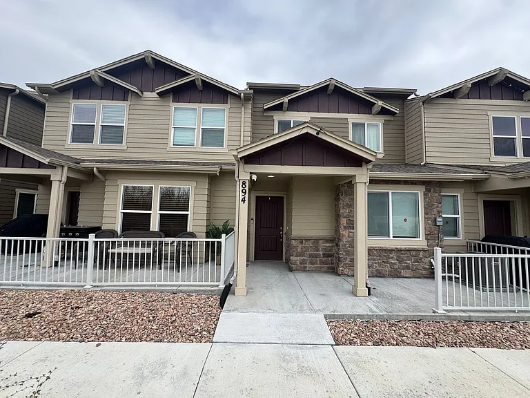 894 Petra Hts — Photo 1