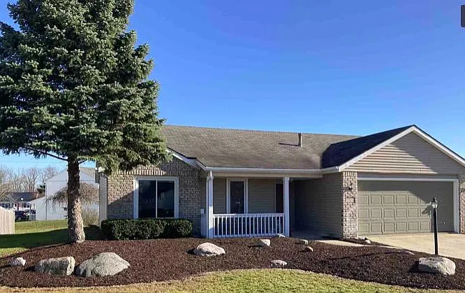 3 bed, 1158 sqft, $1,695 — Photo 1