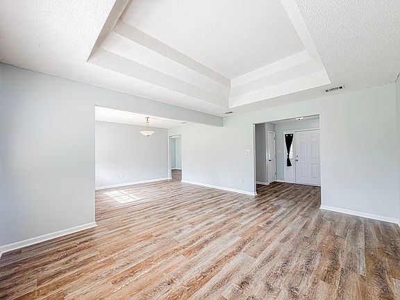 5th image of 3909 Brookfield Dr