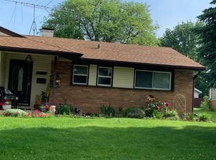 260 Harmony Ln, Elk Grove Village, IL 60007