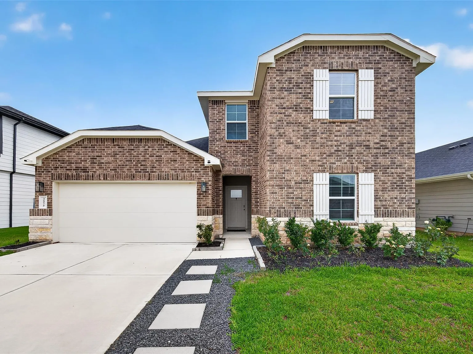 4 bed, 6.0 bath, 2178 sqft, $2,450 — Photo 1