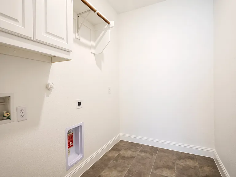 7470 Sanctuary Dr — Photo 9
