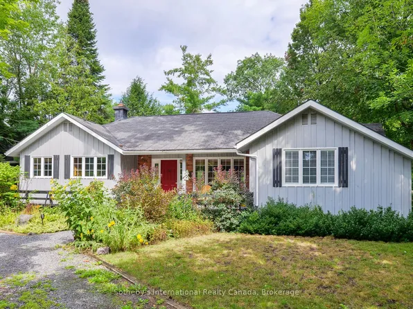 590 Hotchkiss St, Gravenhurst, ON P1P 1H8