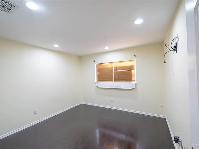 1901 Duke Ave — Photo 31