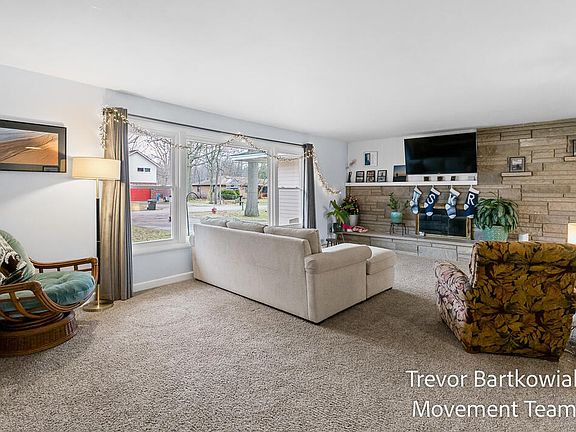 4th image of 2337 Vincent Dr