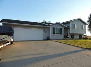 226 Bluebird Ct, Ghent, MN 56239