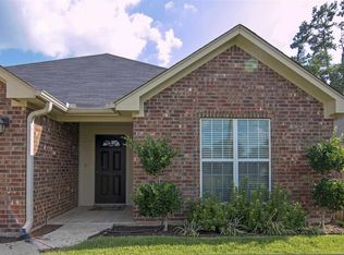 19 Oak Leaf St, White Oak, TX 75693