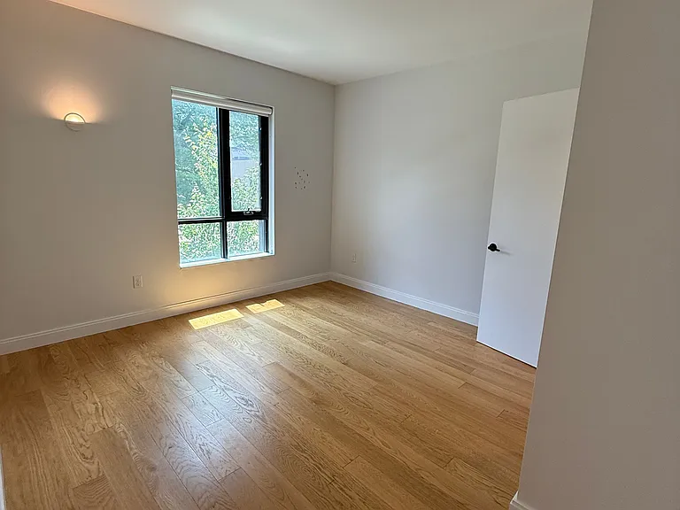 83-84 Gardner St #201L — Photo 10