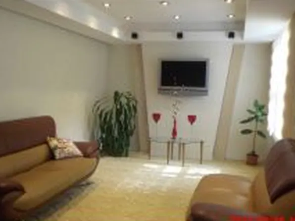 2427 East 29th Street image 1 of 5