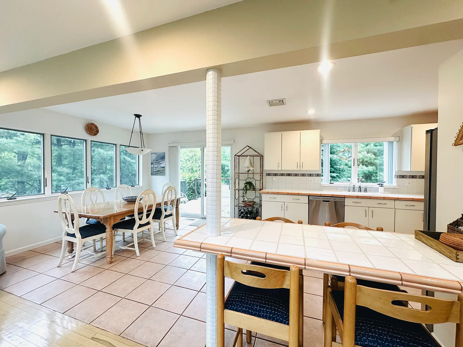 Open Concept 4BD Home with Huge Outdoor Area Plus a Hot Tub! — Photo 3