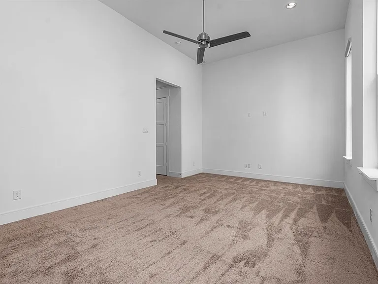 1211 Hickory St #E — Photo 9