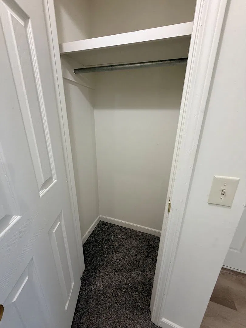442 Stanley Ave — Photo 3
