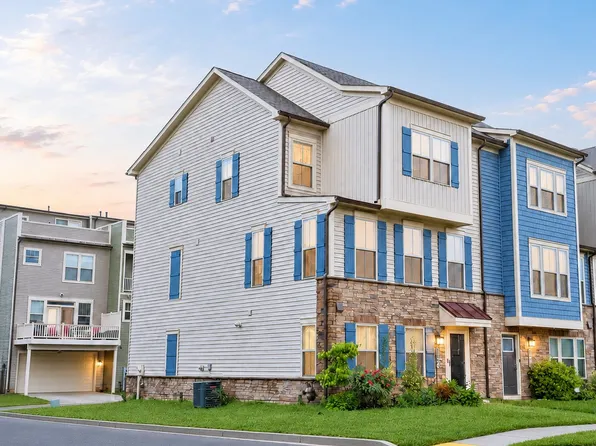 8667 Shady Pines Dr, Frederick, MD 21704