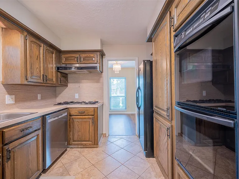 9202 Benning Dr — Photo 15