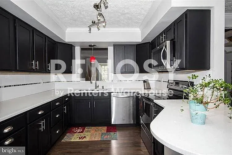 7100 Springhouse Ln — Photo 2