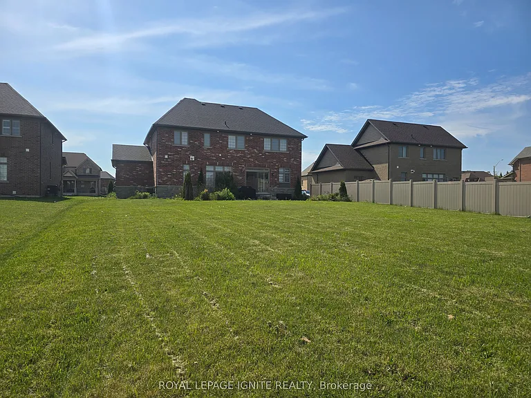 11 Monarch Rd — Photo 36
