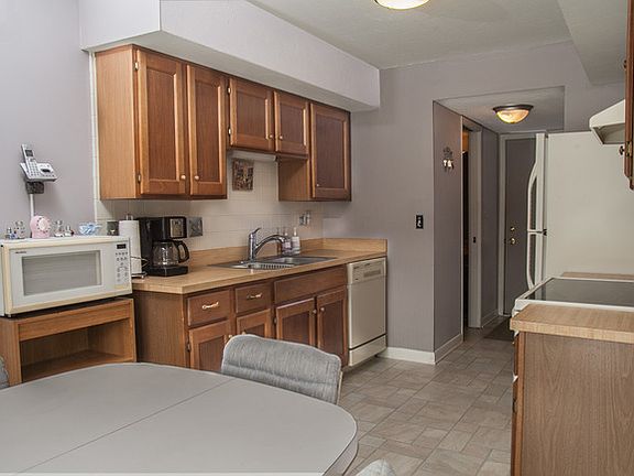 4th image of 710 Whalom Ln Unit 13-C