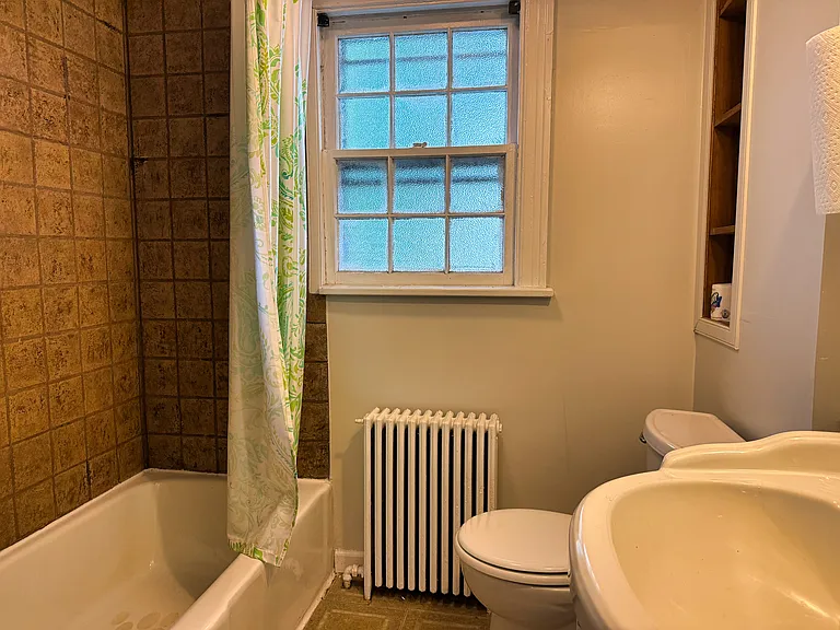 137 Warren St — Photo 14