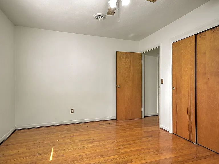 208 Hogan Ave — Photo 18