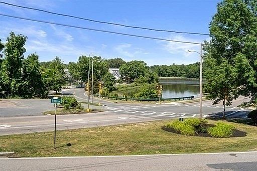 3rd image of 240-242 Southern Artery