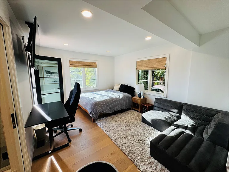 843 La Vista Dr — Photo 17