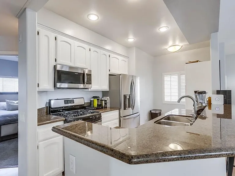 2160 College Ave #H — Photo 10