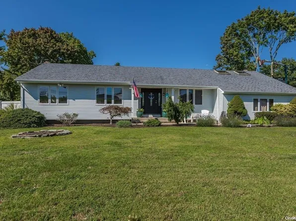 100 Union Avenue, Center Moriches, NY 11934
