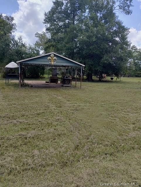 1st image of 526 Old Ferry Rd