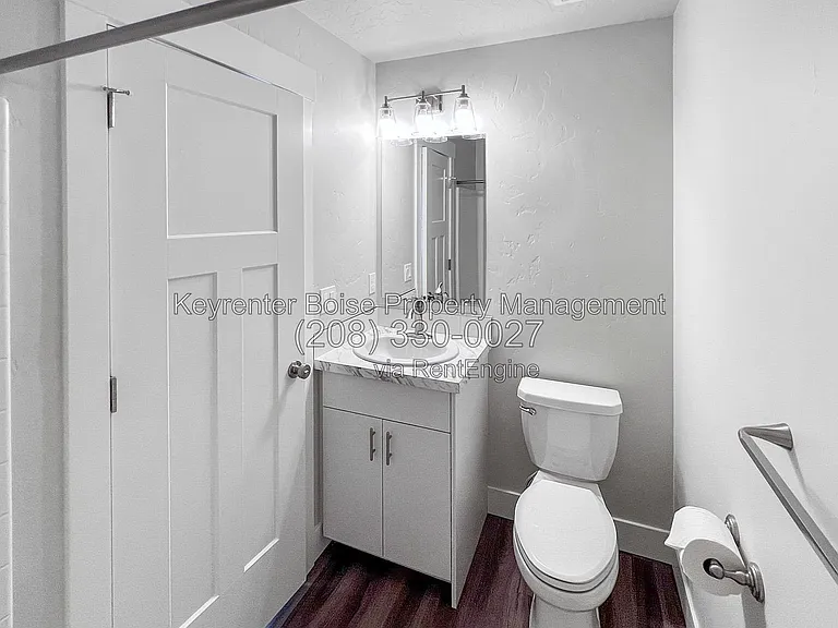 105 E Park Ave #B — Photo 11
