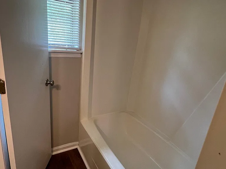 813 Robin Hood Trl — Photo 14