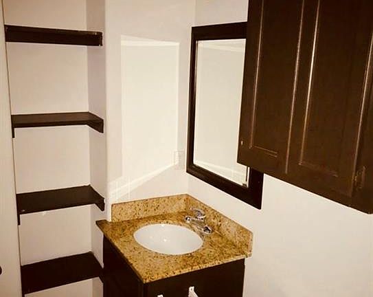 5th image of 1312 W Carmen Ave APT 4