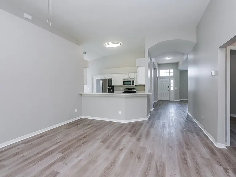 1614 Wakefield Dr — Photo 4