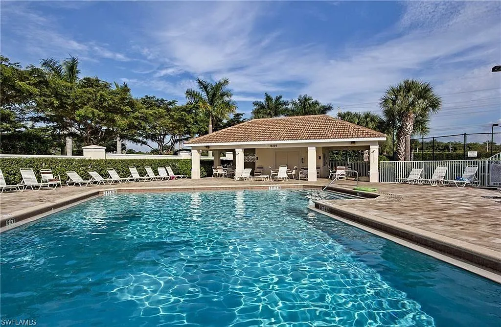 3 bed, 2.5 bath, 1580 sqft, $2,300 — Photo 3