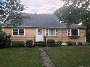 10 Tungsten Cir, Trumbull, CT 06611