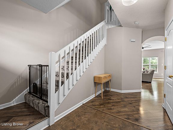 5th image of 13621 Pinnacle Gardens Cir