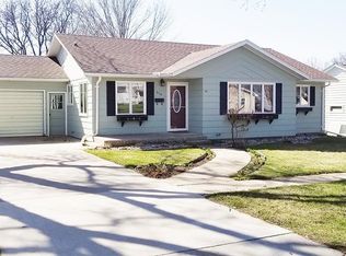 516 Colorado Ave NW, Orange City, IA 51041