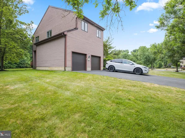 34 Lorrie Ln, Princeton Junction, NJ 08550