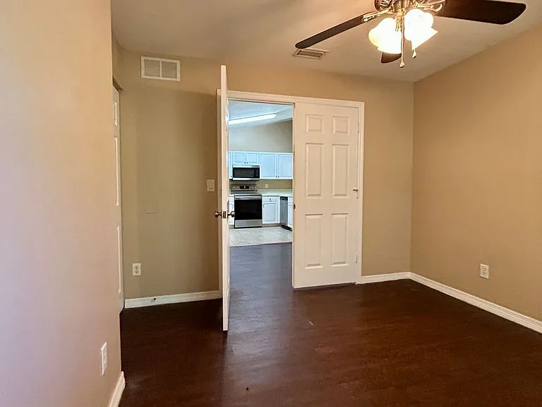 346 Bell Blvd S — Photo 14