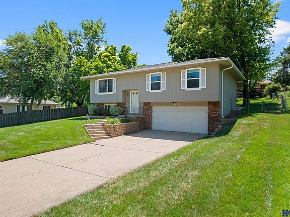 3rd image of 306 N 154th St