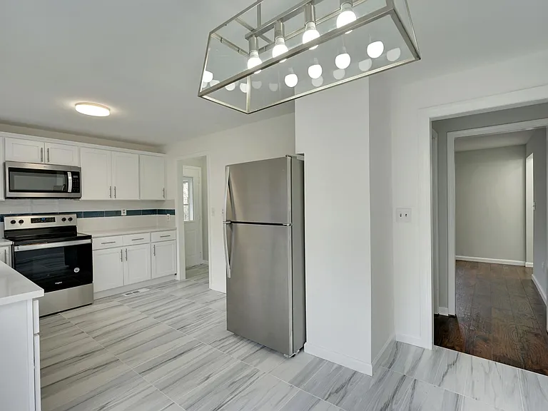 13 Swain Ave — Photo 6