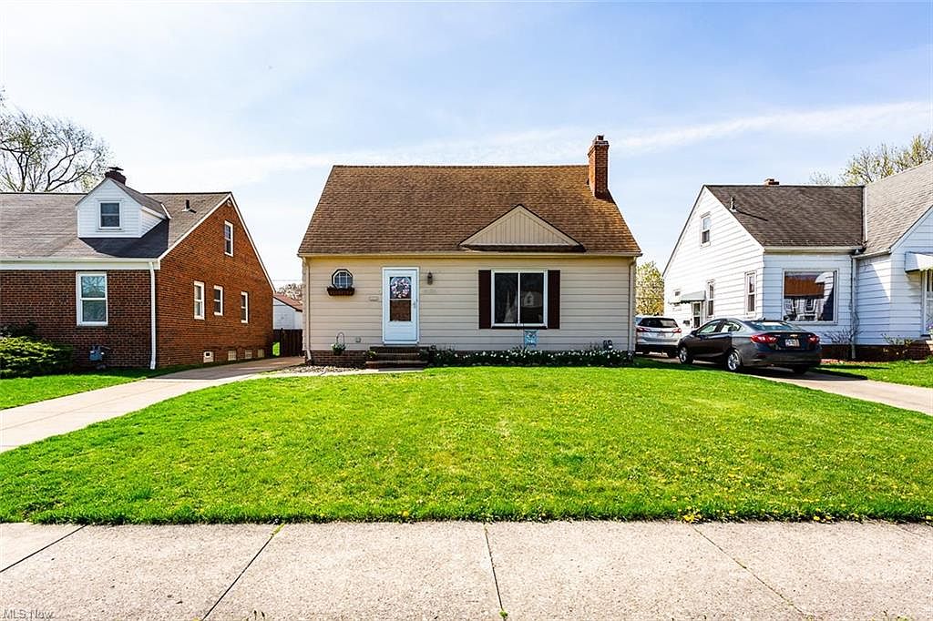 8025 Ackley Rd Parma Oh 44129 Zillow