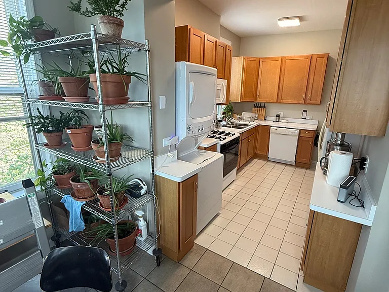 2022 N Seminary Ave — Photo 1