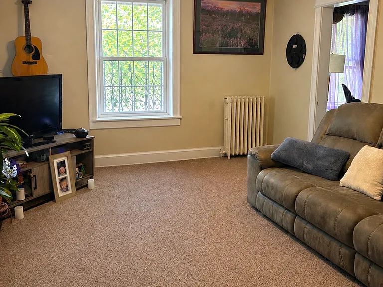 Manor Blvd — Photo 2