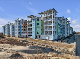 3738 Sandpiper Rd APT 422B, Virginia Beach, VA 23456