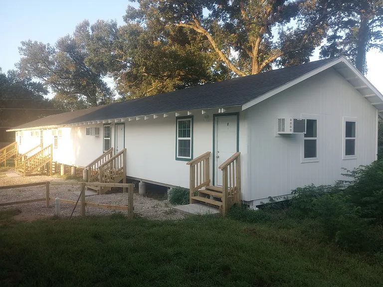 217 Springdale #D — Photo 9